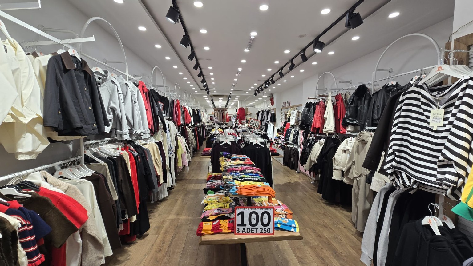 Disponible Store mağaza içi